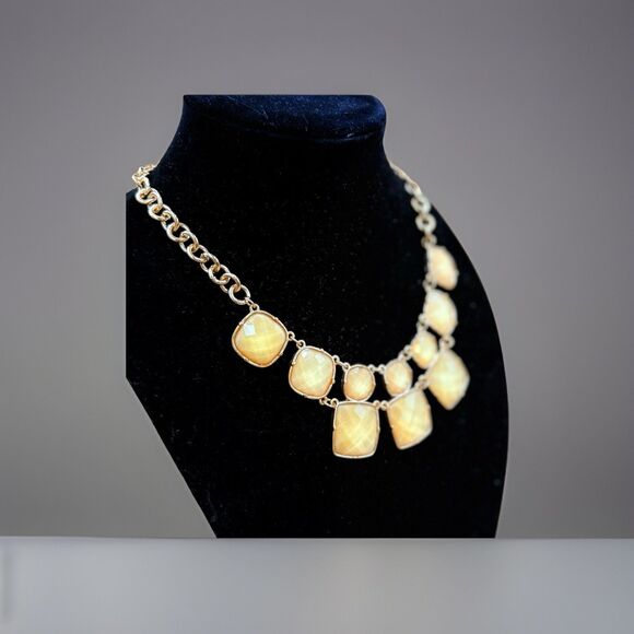 Gold Tone Chain Faceted Yellow Acrylic Bib Fashion Necklace 18+ Inch - Picture 3 of 5